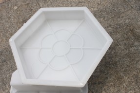 六棱塊護坡塑料模具什么材質的好？